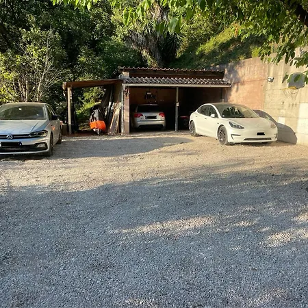 Independant - Entree & Terrasse Privatives - Vue - Parking 招待所