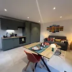 Independant - Entree & Terrasse Privatives - Vue - Parking Menton