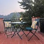 Independant - Entree & Terrasse Privatives - Vue - Parking Vendégház