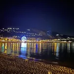 Independant - Entree & Terrasse Privatives - Vue - Parking Guest house Menton