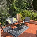 Independant - Entree & Terrasse Privatives - Vue - Parking Guest house Menton