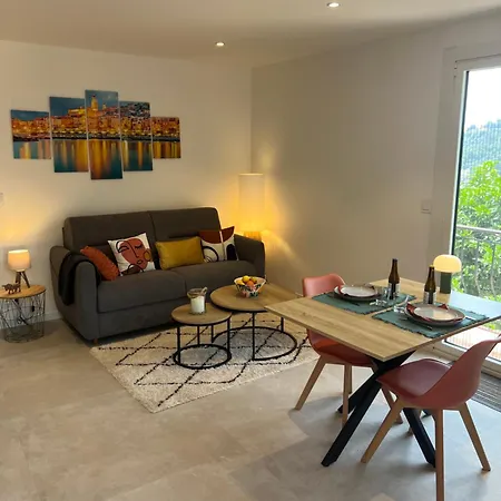 Shangri-la - Entree & Terrasse Privatives - Vue - Parking *