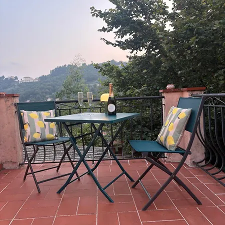 Shangri-la - Entree & Terrasse Privatives - Vue - Parking Guest house