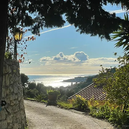 Maison d'hôtes Shangri-la - Calme - Confort - Vue - Pkg - Wifi