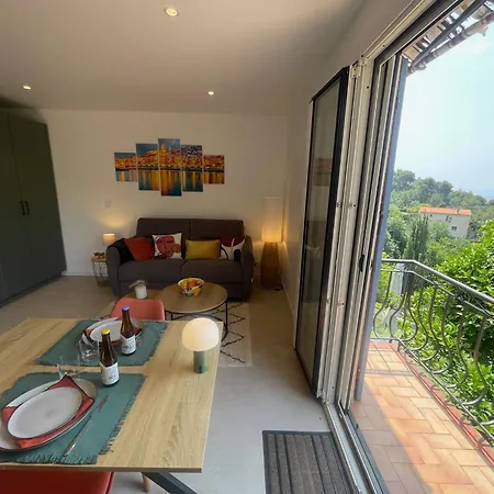 Shangri-la - Entree & Terrasse Privatives - Vue - Parking Guest house *