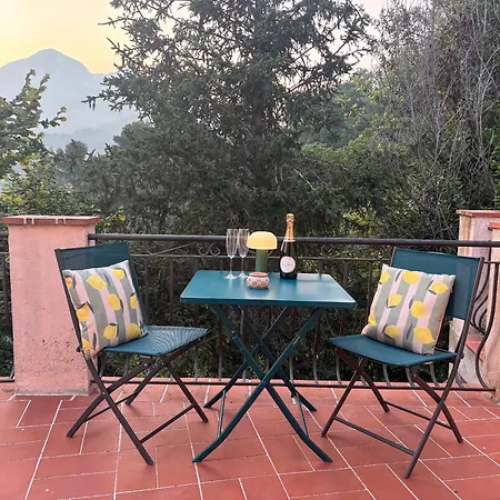 Guest house Shangri-la - Entree & Terrasse Privatives - Vue - Parking